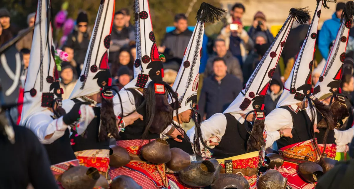Kukeri vertreiben böse Geister | pexels | Chavdar Lungov