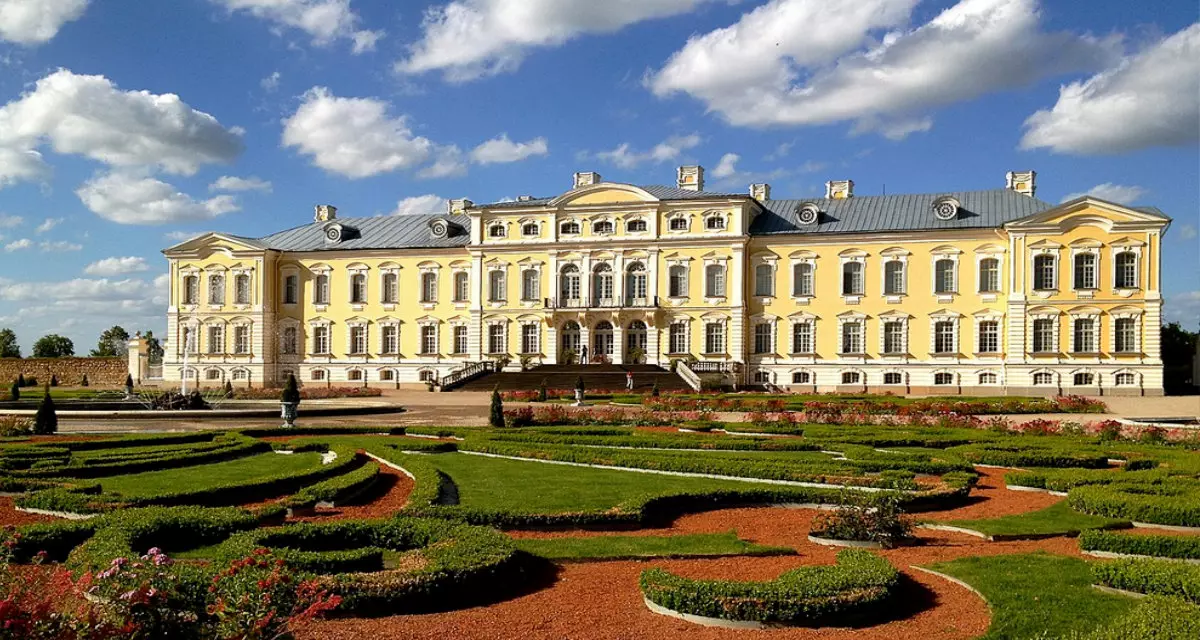 Schloss Rundāle: Das Versailles des Baltikums | Ainars Brūvelis | Wikipedia | CC BY-SA 3.0