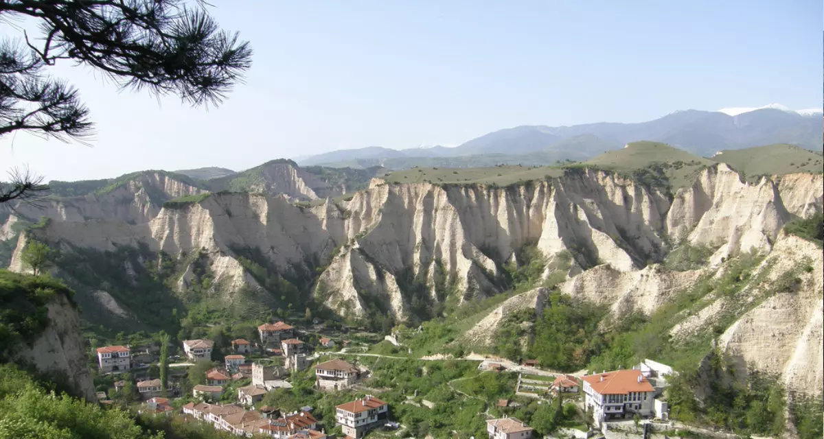 Melnik und die Sandsteinpyramiden | Wikipedia | Κλέαρχος Π. Καπούτσης | CC BY-SA 2.5