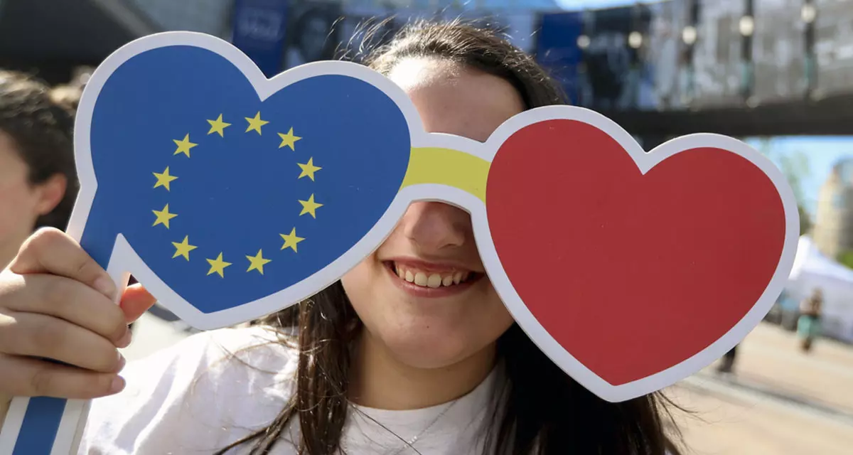 Symbolbild Europa mit Herz. © Europäische Union, 2018 - EP (Didier Bauweraets) 