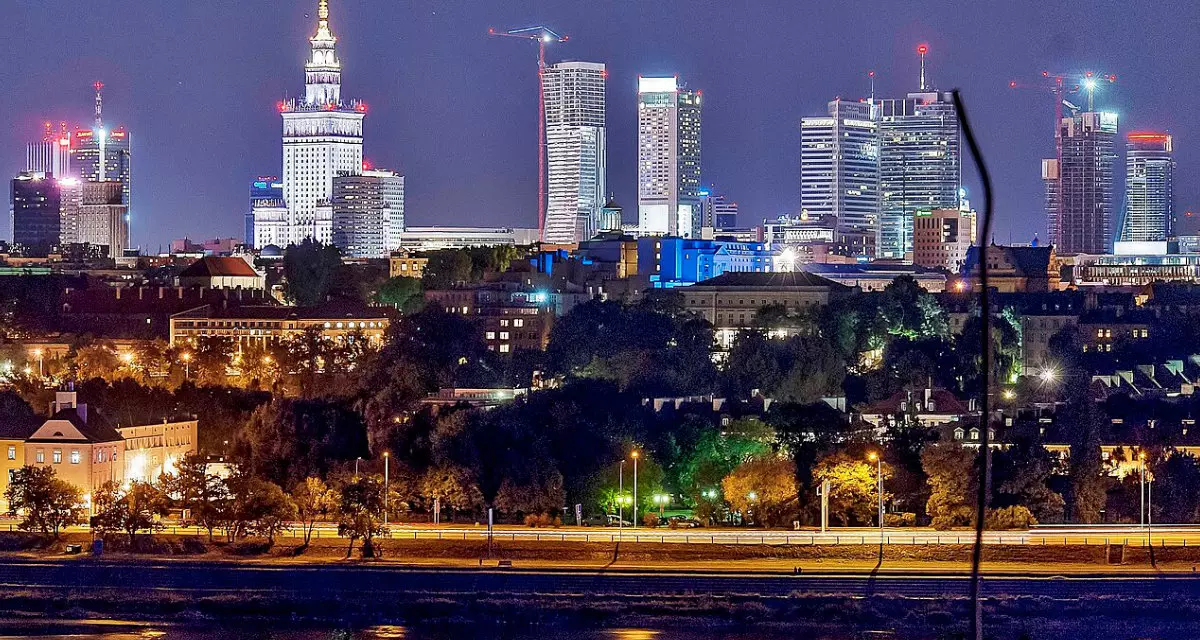 Warschau bei Nacht | Bosyantek | Wikivoyage | CC BY-SA 3.0